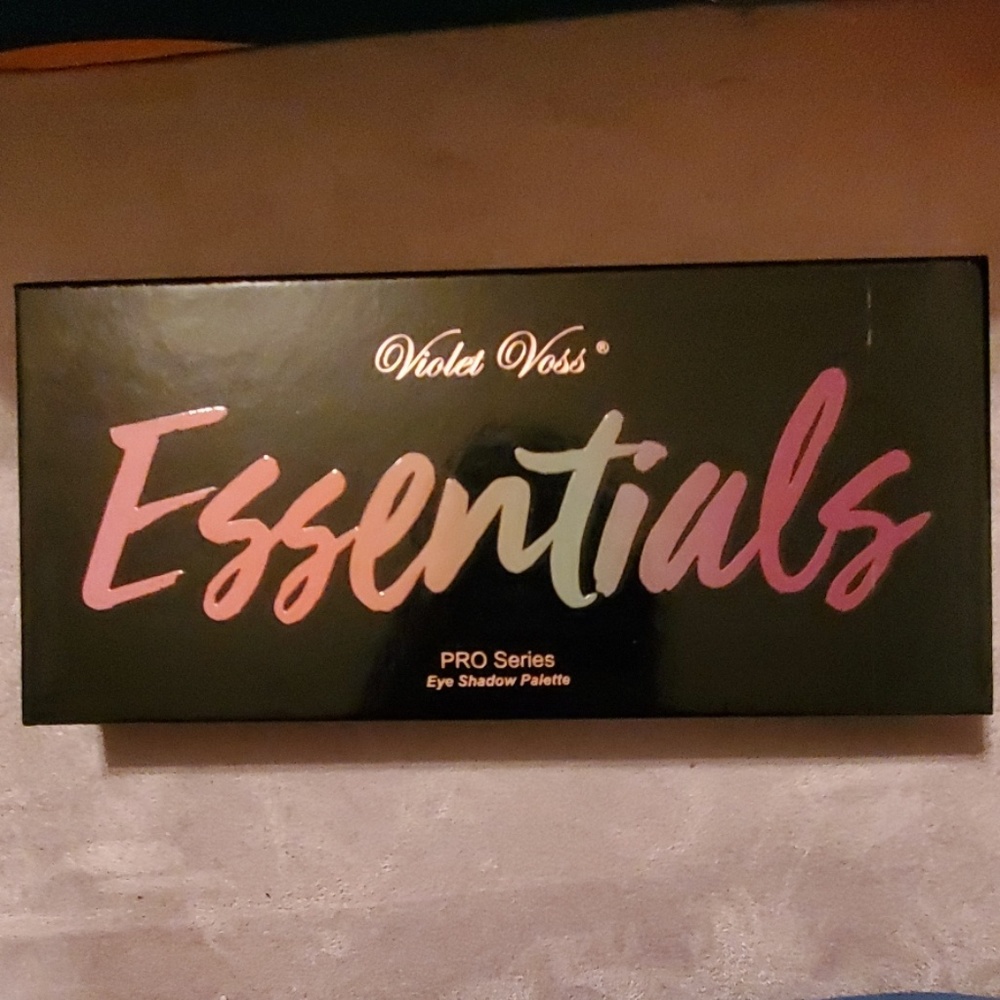 Violet Voss Essentials Eyeshadow Palette